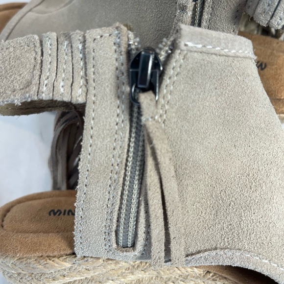 Minnetonka Fringed Platform Wedge Espadrilles - Picture 9 of 13